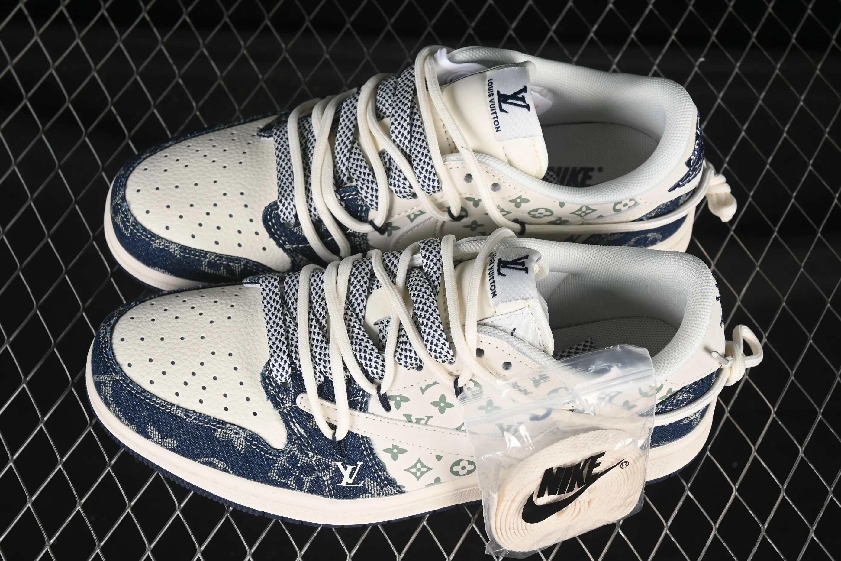 All categories Air Jordan Jordan series basketball shoes Air Jordan 1 Low High-end customized low-top sneakers Travis Scott x Fragment Design x Air Jordan 1 Low OG SP AJ1 LV joint blue denim drawstring low-top cultural casual sneakers YX5066-322